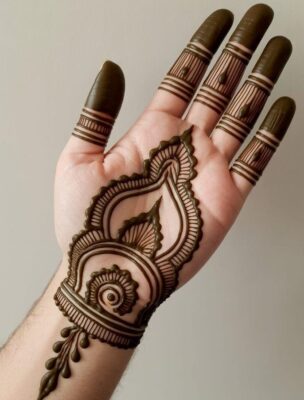 New Simple Mehndi Design gives a neat and clean look