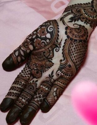Royal Front Hand Mehndi Design adds charm to special events