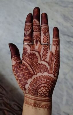 Royal Front Hand Mehndi Design creates a majestic appearance