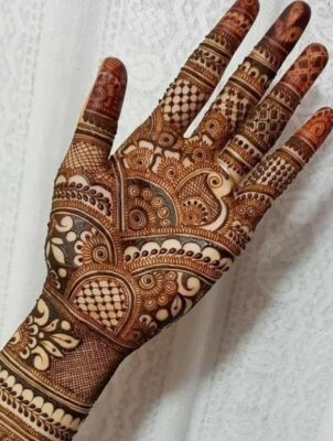 Royal Front Hand Mehndi Design features intricate and detailed patterns