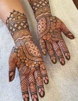 Royal Front Hand Mehndi Design is best for wedding seasons