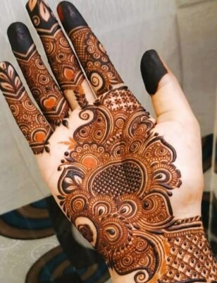 Royal Front Hand Mehndi Design is perfect for engagement ceremonies