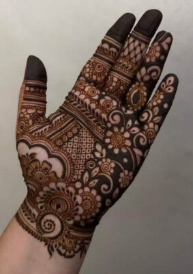 Royal Front Hand Mehndi Design is trending in wedding seasons