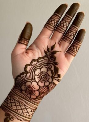 Royal Front Hand Mehndi Design looks beautiful in heavy detailing