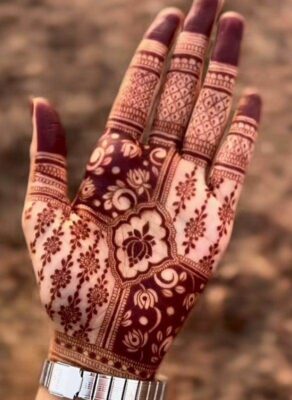 Royal Front Hand Mehndi Design looks elegant and classy