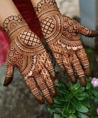 Royal Front Hand Mehndi Design makes hands look graceful and royal