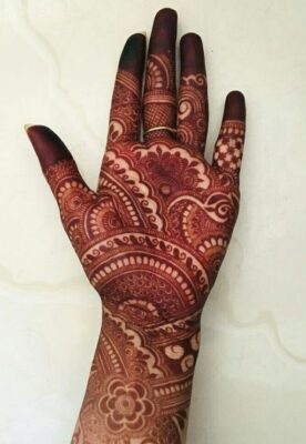 Royal Front Hand Mehndi Design never goes out of fashion