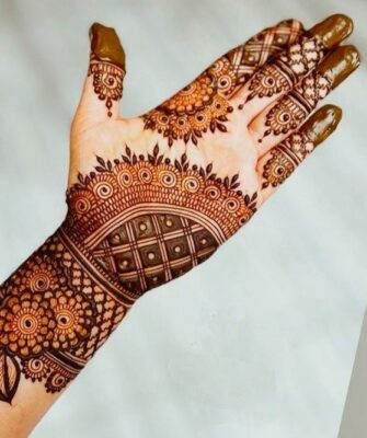 Royal Mehndi Design is ideal for festive occasions