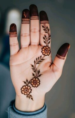 Simple Mehndi Design is easy to apply and quick to dry