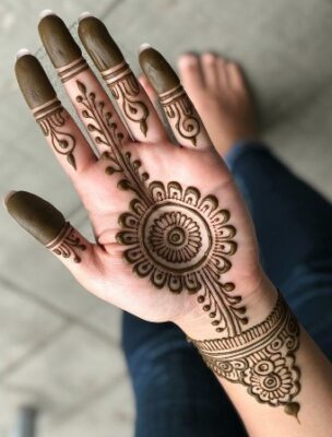 Simple Mehndi Design is the best choice for elegant hands