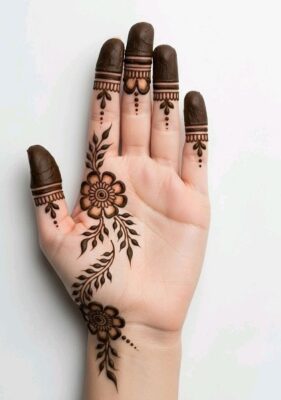 Simple Mehndi Design suits all age groups and occasions