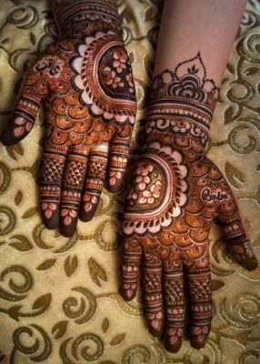 Simple Mehndi Designs are light yet very attractive