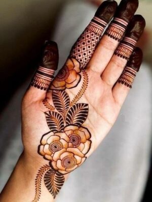 Simple Mehndi Designs are suitable for engagement ceremonies