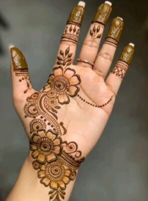 Simple Mehndi Designs never go out of trend