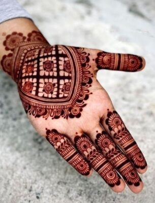 A beautiful New Mehndi Design Photo is perfect for social sharing
