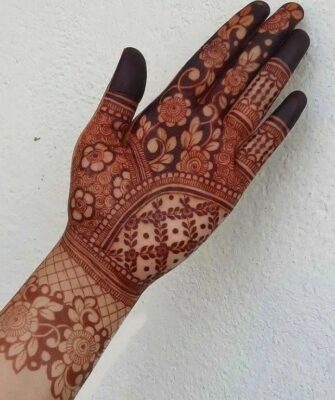 Aesthetic Mehndi Design gives a classy and stylish vibe