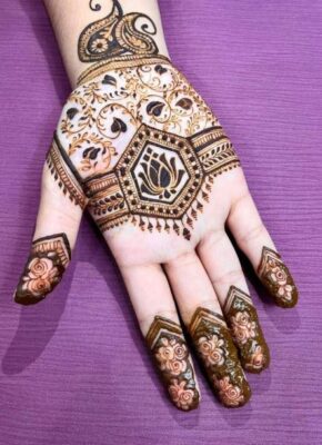 Aesthetic Mehndi Design is easy to apply at home