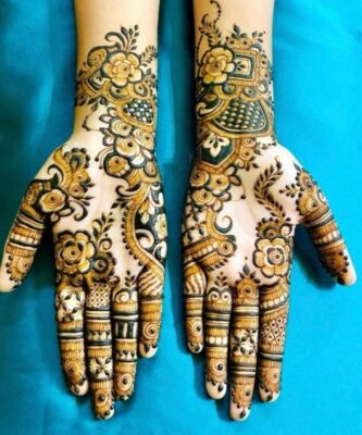 Arabic Mehndi Design gives hands a stylish and modern look