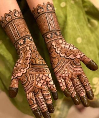 Arabic Mehndi Design is easy for beginners to practice