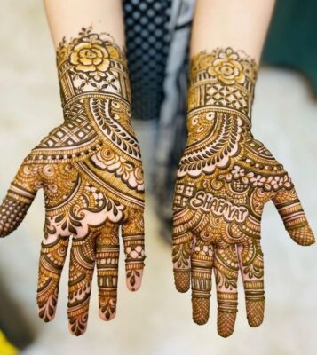 Arabic Mehndi Design is light yet very eye catching