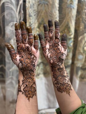 Arabic Mehndi Design is loved for its artistic touch
