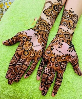Arabic Mehndi Design looks elegant with floral trails