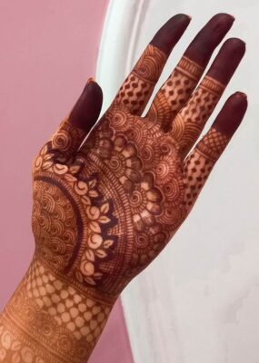 Basic Easy Front Hand Simple Mehndi Design is perfect for beginners