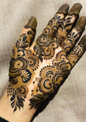 Basic Easy Front Hand Simple Mehndi Design looks modern