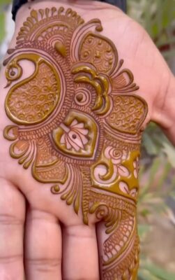 Easy Arabic Mehndi Design enhances the beauty of hands