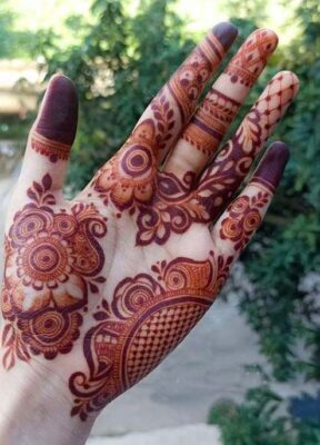 Easy Arabic Mehndi Design is a symbol of beauty and creativity