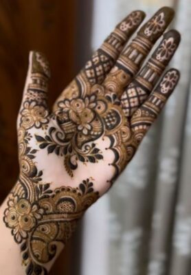Easy Arabic Mehndi Design is trending on social media