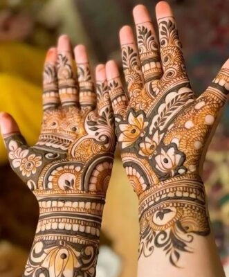 Easy Front Hand Simple Mehndi Design gives a clean and classy finish