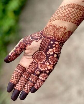 Easy Front Hand Simple Mehndi Design is loved for its simplicity