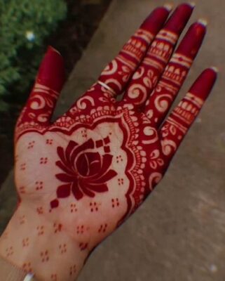Easy Mehndi Design is a beautiful form of traditional art