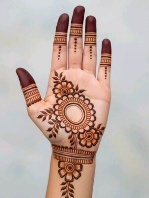 Easy Mehndi Design is great for daily wear style