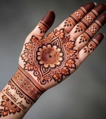 Easy Mehndi Design looks attractive with dark henna stain