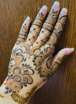 Fashion lovers prefer Instagram Modern Back Hand Mehndi Design for its stylish patterns