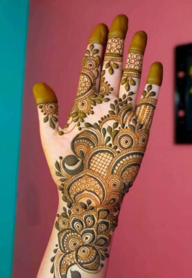 Full Hand Mehndi Design creates a majestic appearance