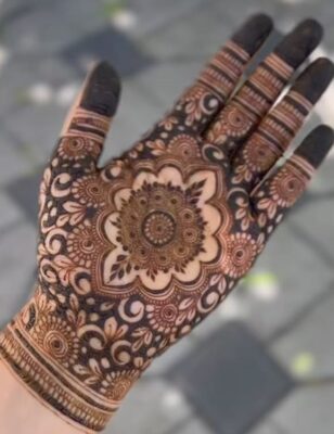 Full Hand Mehndi Design gives a rich and elegant look