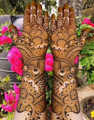 Full Hand Mehndi Design is loved by brides and bridesmaids