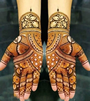 Full Hand Mehndi Design makes hands look graceful