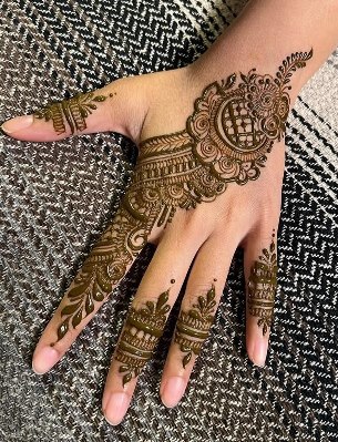 Instagram Modern Back Hand Mehndi Design gives a modern and classy appearance