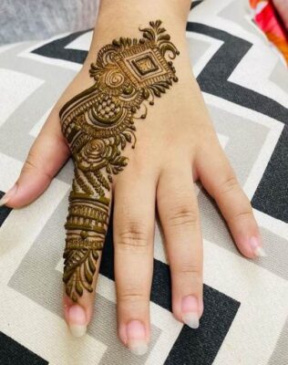 Many mehndi artists share Instagram Modern Back Hand Mehndi Design ideas online