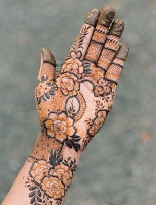 Mehndi Design 2026 features a mix of traditional and modern art