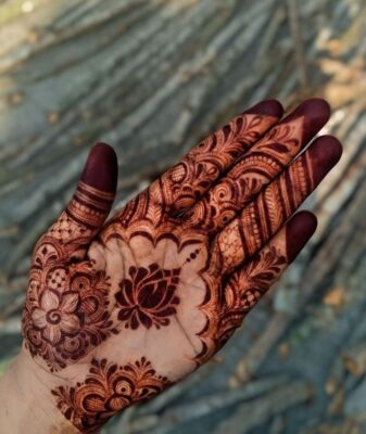 Mehndi Design 2026 is easy to apply with practice
