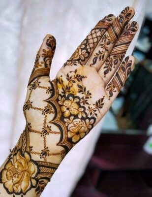 Mehndi Design 2026 is loved by young girls