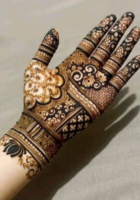 Mehndi Design Easy And Beautiful is ideal for small functions