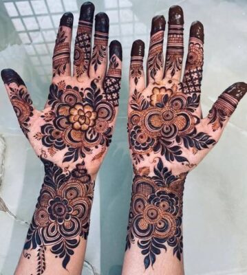 Mehndi Design Easy And Beautiful is loved for its simplicity