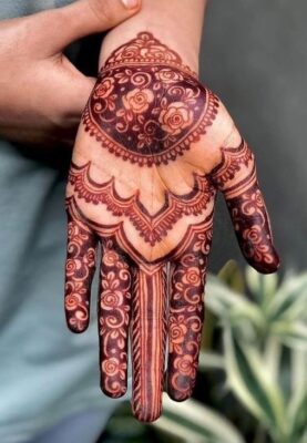 Mehndi Design Easy And Beautiful is perfect for beginners who love simple styles