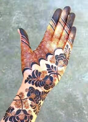 Mehndi Design Easy And Beautiful is trending on social media